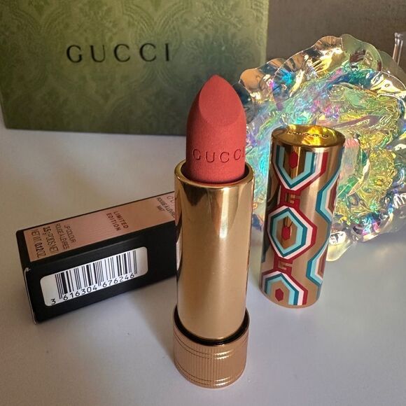 GUCCI LUXURY LIPSTICK – THEY MET IN ARGENTINA (208) | MATTE FINISH - Picture 8 of 17